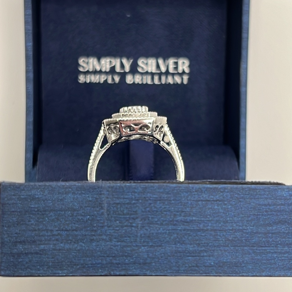 Sterling Silver Ring, size 9 - Picture 2 of 10
